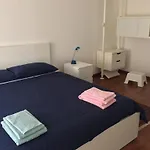 아파트 Dolly,tina & Anna, Tre Unita Distinte *