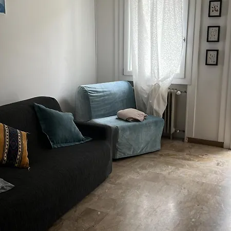 Dolly,tina & Anna, Tre Unita Distinte *