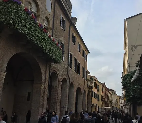 Dolly,tina & Anna, Tre Unita Distinte Padova